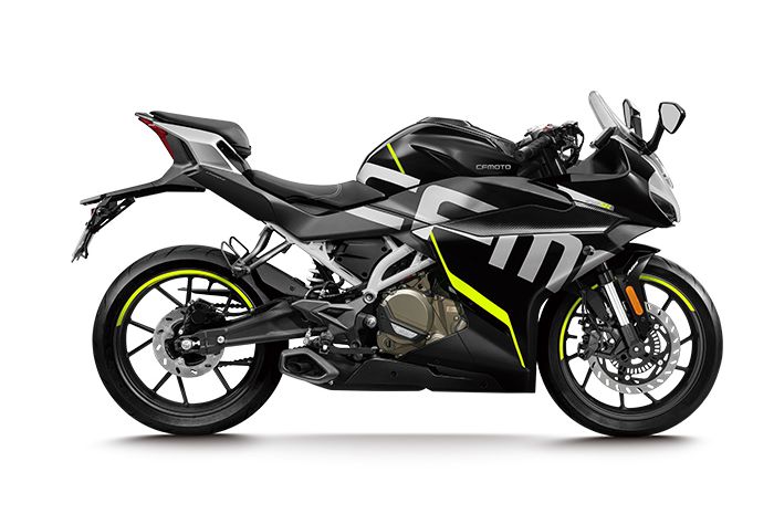 Tampak samping CFMoto 250 SR