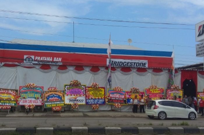 TOMO Bridgestone Pratama Ban diresmikan di Tegal, Jawa Tengah.