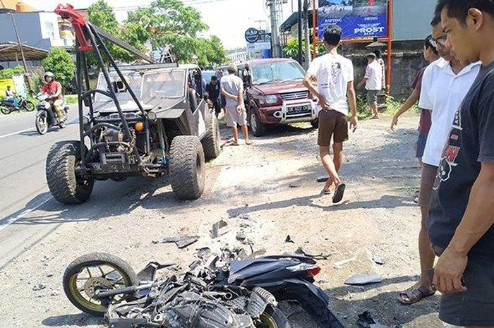 Kondisi Honda Vario 150 yang terseret truk tronton di Klungkung, Bali