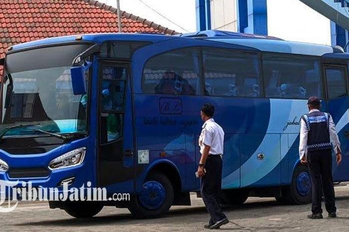 Ilustrasi bus angkutan dari Mojokerto ke Bandara Juanda