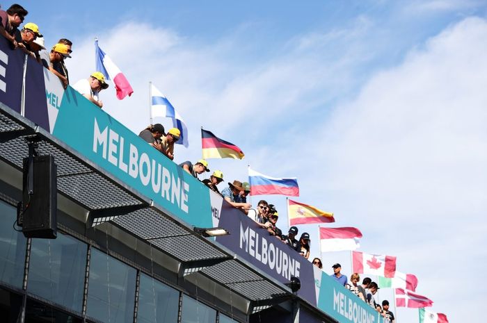 F1 Australia di sirkuit Melbourne resmi dibatalkan. 