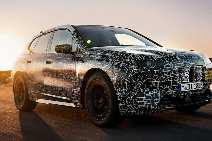 Brand asal Jerman, BMW berencana untuk merilis sebanyak 25 model baru pada tahun 2023 yang setengahnya akan diisi mobil hybrid dan listrik.