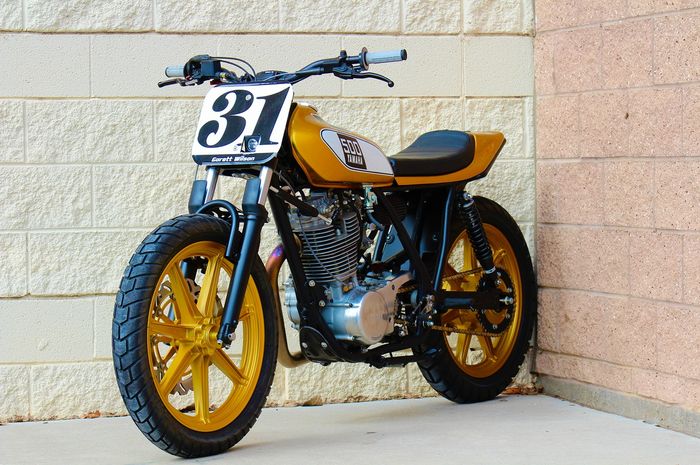 Yamaha SR500 street tracker