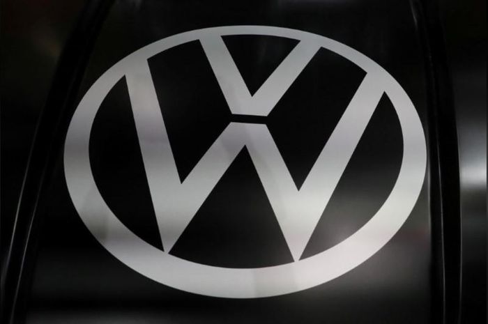 Volkswagen (VW) dikabarkan berencana ikut andil dalam memproduksi peralatan kesehatan.