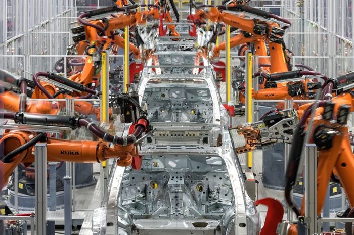 Ilustrasi pabrik mobil
