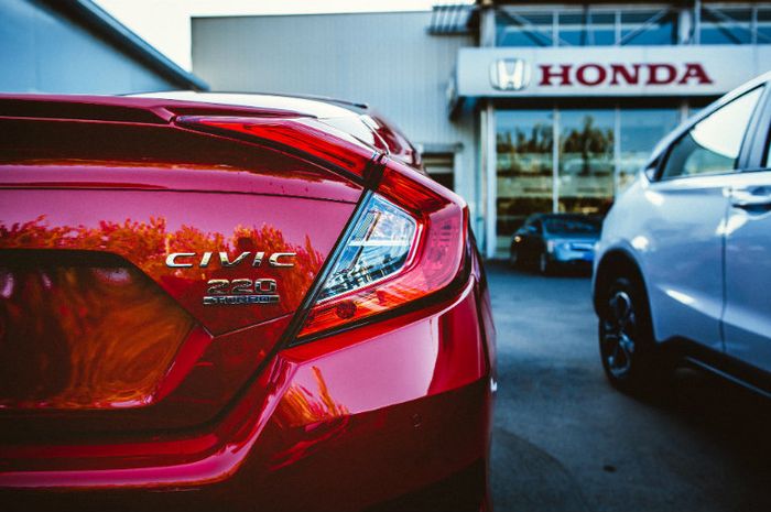 Pihak Honda mengkonfirmasi akan menggunakan strategi bisnis baru, mengurangi jumlah dealernya di Australia dan mengadopsi model penjualan harga tetap.
