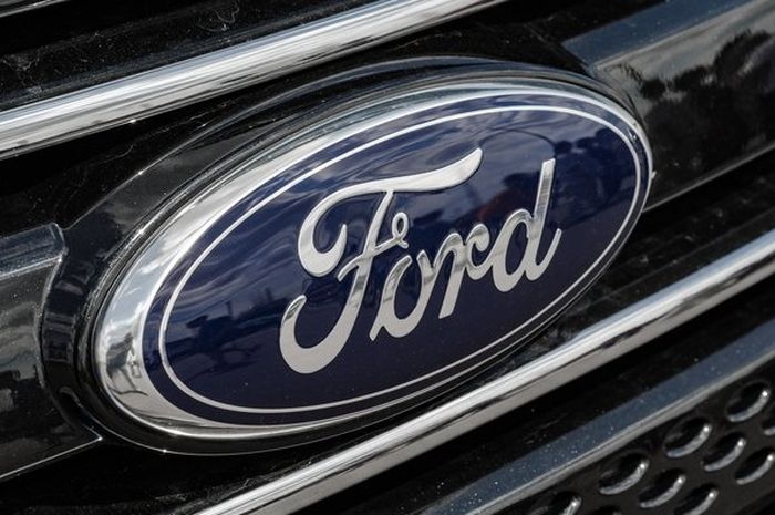 Ford menunda pembukaan pabriknya di Amerika Serikat dan Meksiko