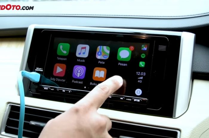 Apple CarPlay tersedia di head unit Mitsubishi Xpander