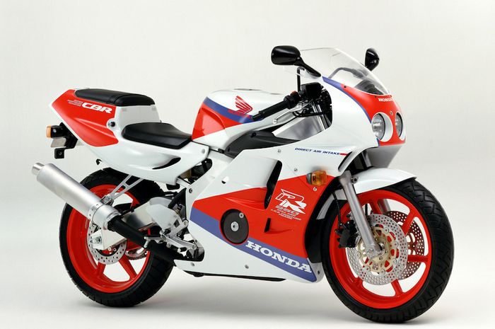 Penampakan Honda CBR250RR MC22