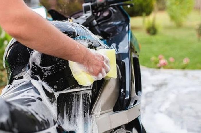 Motor Matik Terjang Banjir Rob? Lakukan 3 Hal Ini Agar Tak Karatan