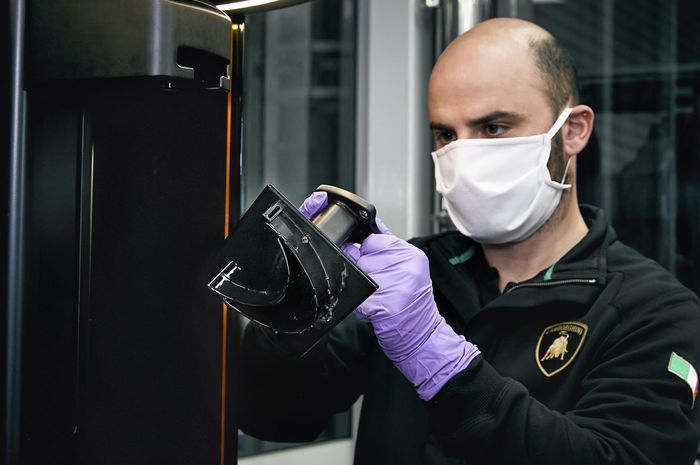 Lamborghini Kini Produksi Masker dan Pelindung Wajah Demi Lawan Virus Corona