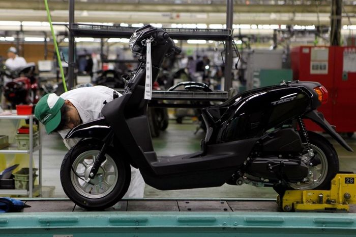 Dampak dari pademi virus Corona Honda Vietnam harus menangguhkan proses produksi kendaraanya.