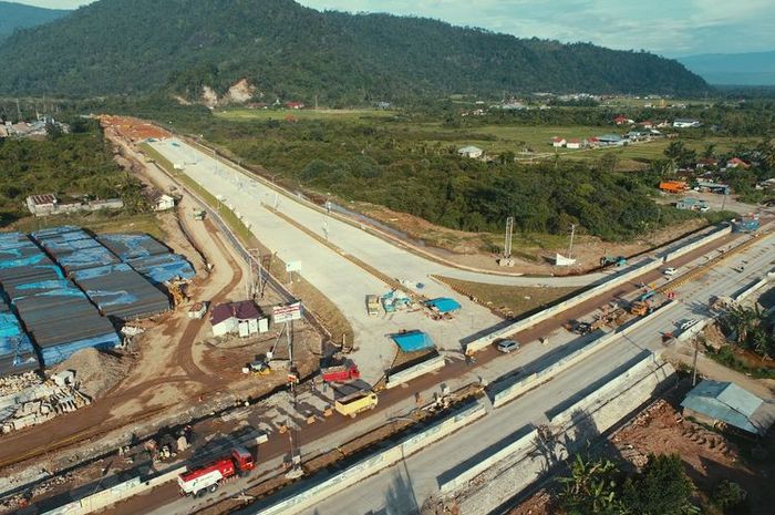 Progres pembangunan tol Pekanbaru-Padang ruas Padang-Sicincin sepanjang 36 kilometer