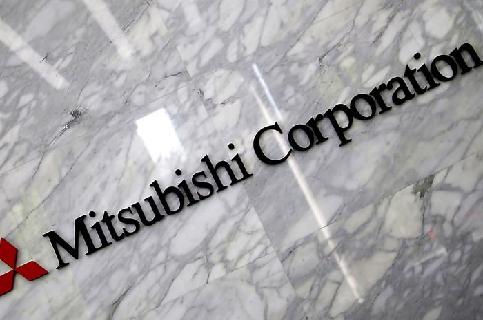 Produsen mobil asal Jepang, Mitsubishi terpaksa menghentikan sementara operasi pada ketiga pabriknya di Jepang.