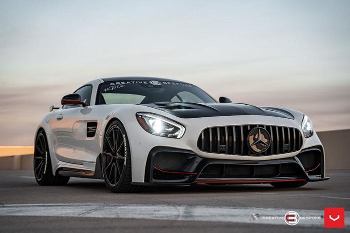 Modifikasi Mercedes-AMG GT S hasil Creative Bespoke