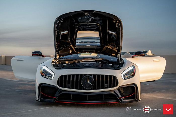 Modifikasi Mercedes-AMG GT S hasil Creative Bespoke