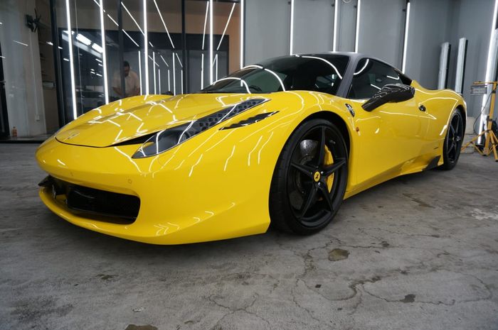 Ilustrasi mobil yang selesai di-detailing dan di-coating