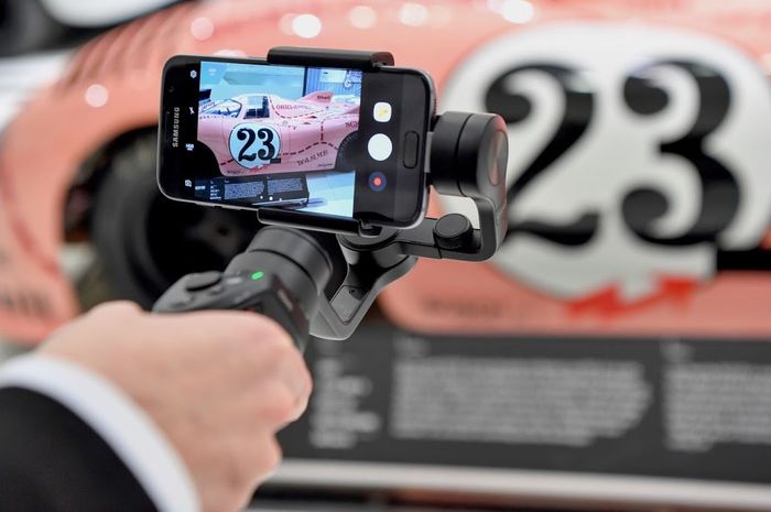 Porsche menghadirkan layanan untuk berkeliling museumnya secara virtual