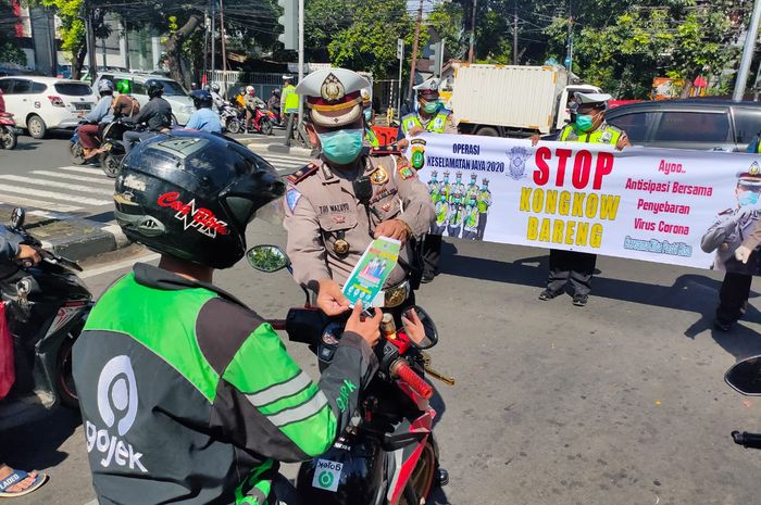 Kasi Gar Ditlantas Polda Metro Jaya, Kompol Tri Waluyo saat memimpin Operasi Keselamatan Jaya 2020