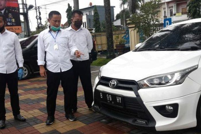 Toyota Yaris menjadi barang bukti pencurian yang dilakukan siswa SMA di Tasikmalaya, termasuk Honda CR-V mantan Kapolda Jabar, Irjen Pol (Purn) Anton Charliyan