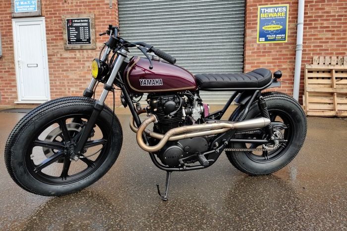 Yamaha XS650 Brat Tracker