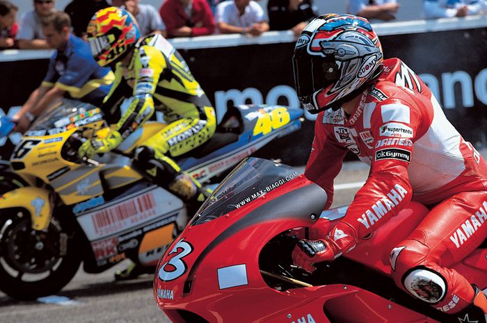 Awal mula persaingan Max Biaggi dan Valentino Rossi dimulai saat balapan kelas utama 500cc pada 2000