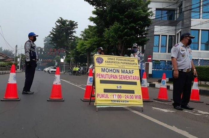 Penutupan sejumlah ruas jalan di Purwakarta pada Jumat (10/4/2020) mulai pukul 17.00 sampai 00.00