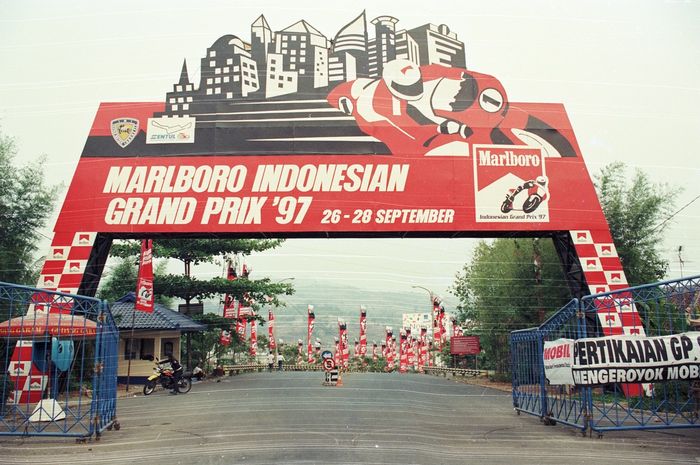 Gerbang di sirkuit Sentul untuk MotoGP Indonesia 1997.