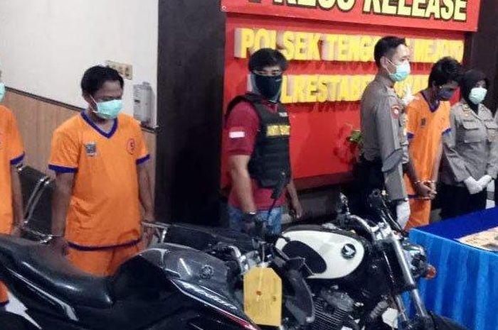 Empat penadah motor curian berhasil ditangkap polisi di Surabaya