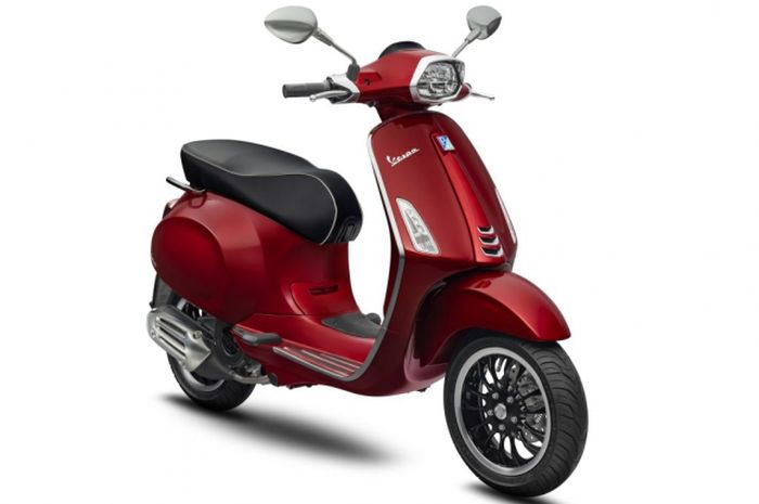 Vespa Sprint 2020 berkelir merah scarlatto.