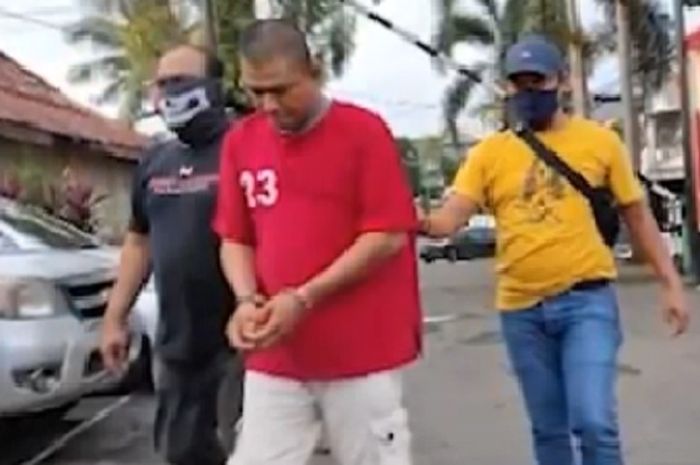 Residivis menyamar jadi polisi gadungan untuk curi motor ditangkap jajaran Polsek Ilir Barat I Palembang.