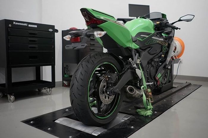 Dyno test Kawasaki Ninja ZX-25R 250 4 silinder