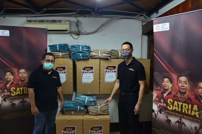 Sebanyak 1.000 Alat Pelindung Diri (APD) diberikan PT. Toyota Astra Motor untuk tenaga medis 