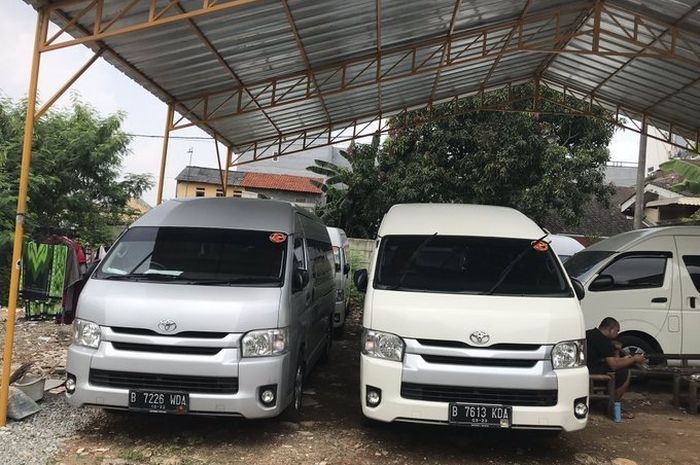 Toyota HiAce milik PT Arta Kuat Saka Mandiri