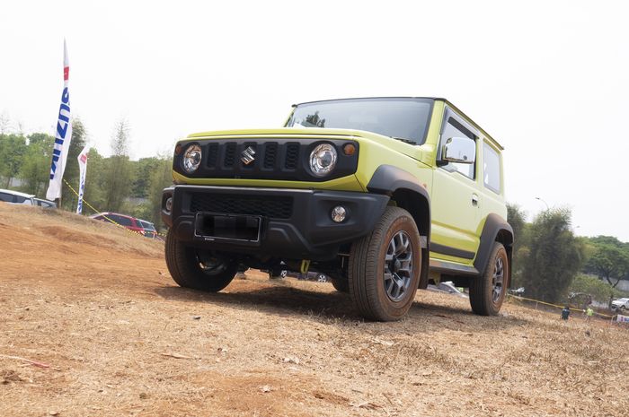 Berapa harga Suzuki Jimny pasca kenaikan harga di awal April lalu? Simak nih daftarnya.