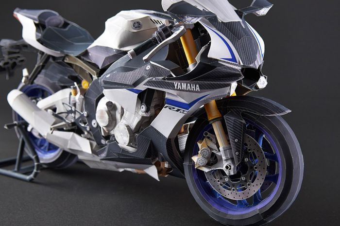 Papercraft Yamaha YZF-R1M super realistis