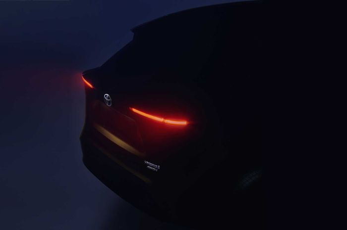 Teaser tampak belakang crossover terbaru Toyota