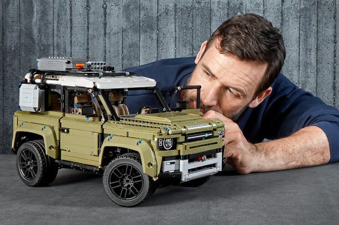 Lego Technic Land Rover Defender 90