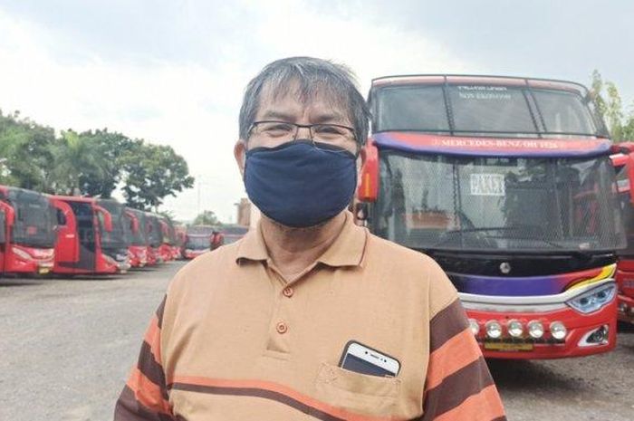 Padang Simatupang, pengusaha angkutan Bus Halmahera di Medan