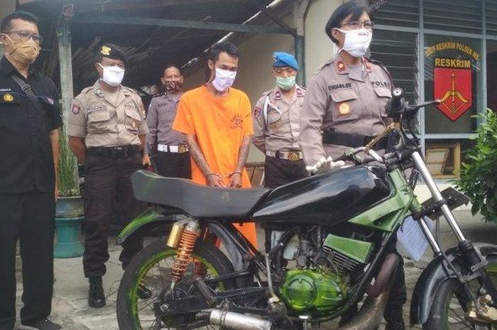 Seorang napi asimilasi kembali mendekam di sel tahanan setelah mencuri Yamaha RX King dengan alasan untuk terlihat keren di Yogyakarta