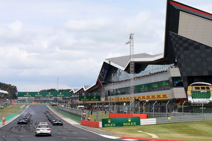 Sirkuit Silverstone siap menggelar MotoGP dan F1 Inggris. 