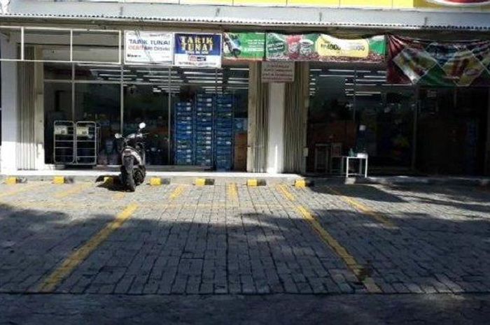 Lokasi pencurian motor yang pelakunya menodongkan senjata api di Jalan Bina Marga, Kelurahan Cipayung, Jakarta Timur, Selasa (28/4/2020). 