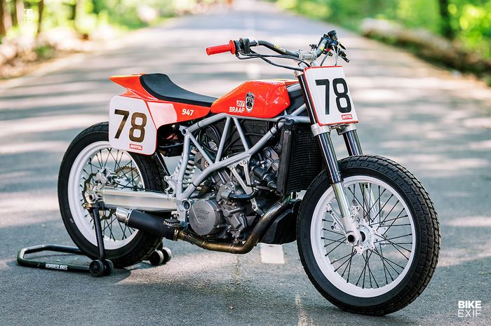 KTM 950 Supermoto ganti tampang jadi flat tracker