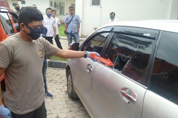 Toyota Avanza milik bendahara DPRD Tulangbawang diobok-obok maling, duit Rp 80 juta raib