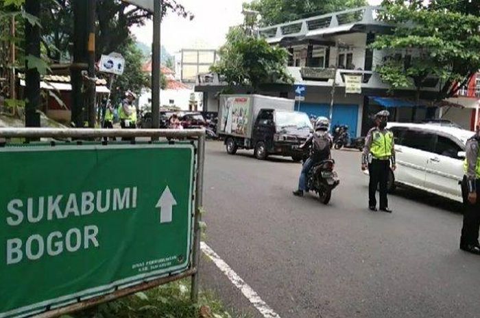 Tim Gabungan Polres Sukabumi telah memutarbalikkan 109 kendaraan yang hendak melintas dalam Operasi Ketupat Lodaya 2020.