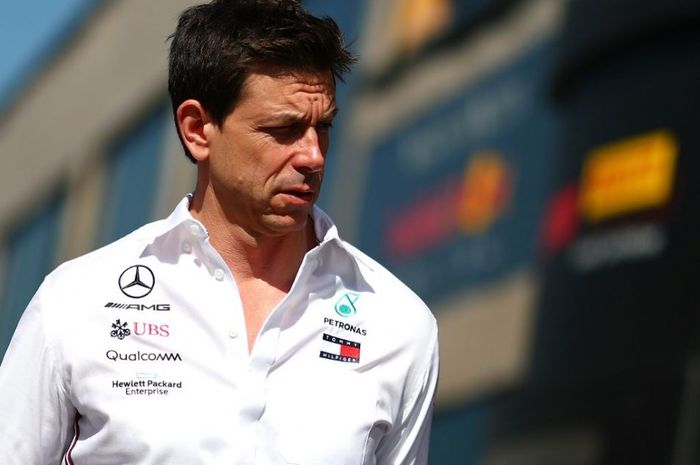 Bos tim Mercedes F1, Toto Wolff mengatakan dirinya tidak akan menghadiri satupun balapan F1 2020 begitu musim dimulai