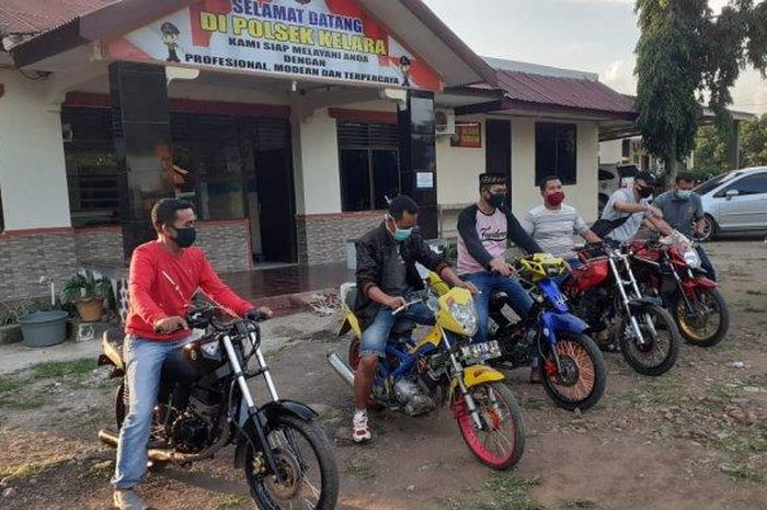 Tim Bali Polres Jeneponto Sulawesi Selatan mengamankan 6 unit sepeda motor yang terjaring razia, Minggu (3//5/2020)