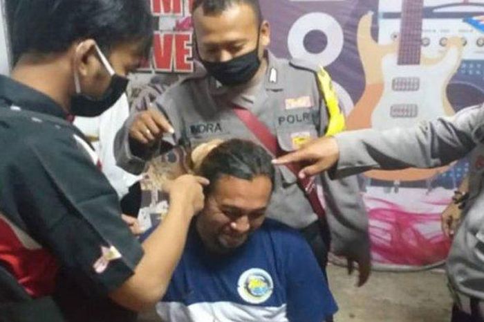 Viral warga Banyuwangi kebal senjata lolos dari bacokan begal