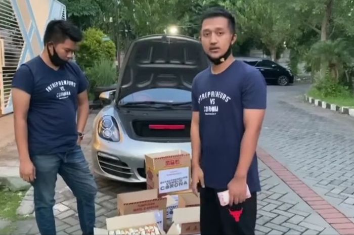 Naik Porsche Keliling Kota, Crazy Rich Surabaya Ini Turun ke Jalan Bagikan Dus Sembako Isi Uang Jutaan, Netizen Puji Setinggi Langit: Merinding Mas!