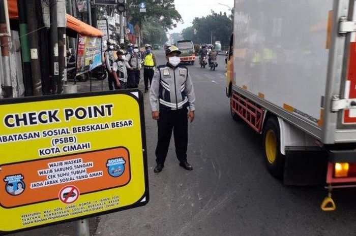 Salah satu check point PSBB di Kota Cimahi